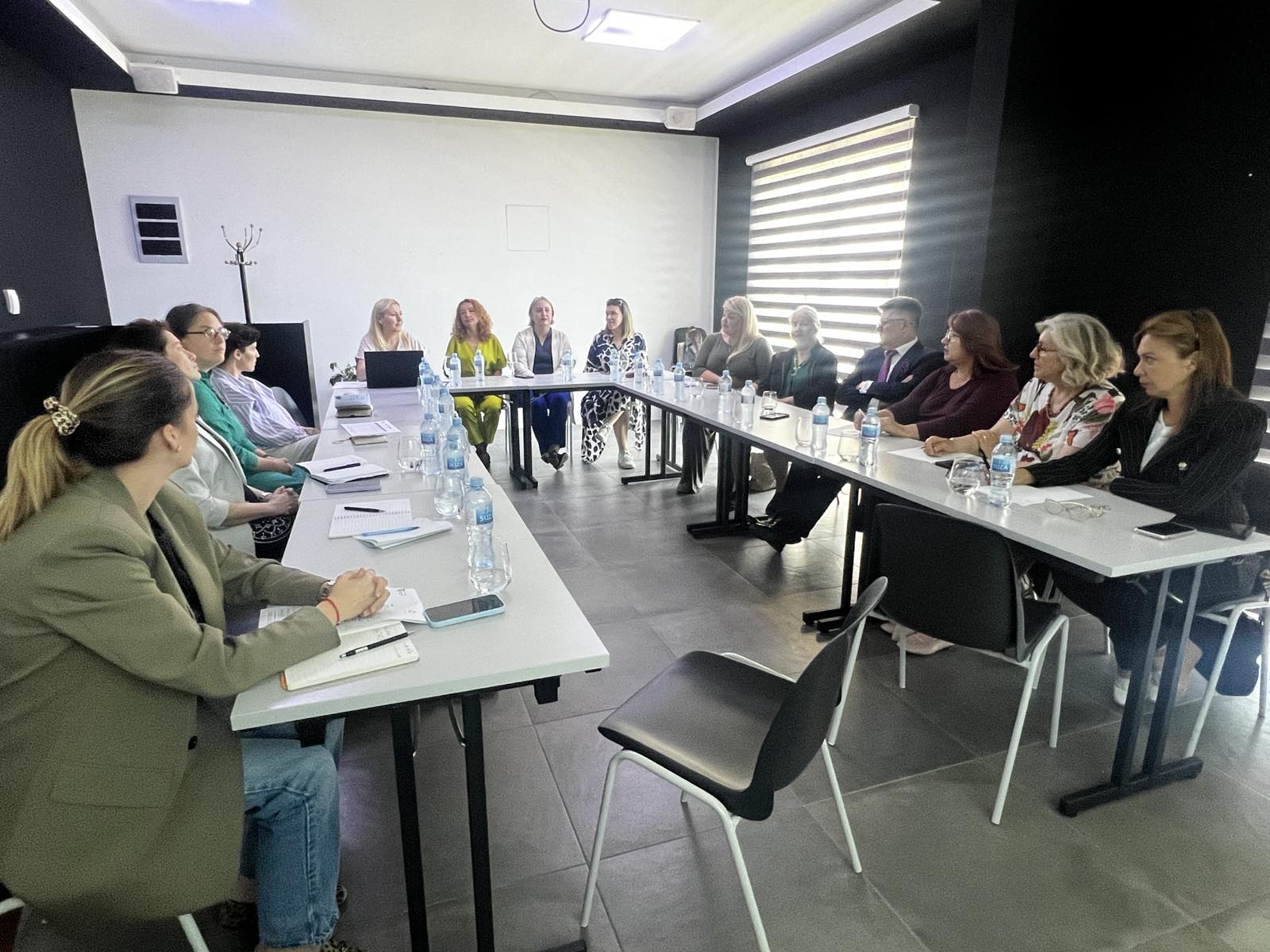 Asocijacija poslovnih žena Crne Gore je u utorak, 4. juna 2024. godine u NEST Coworking-u u Podgorici održala prvu radionicu na temu „Žene u cirkularnoj ekonomiji“